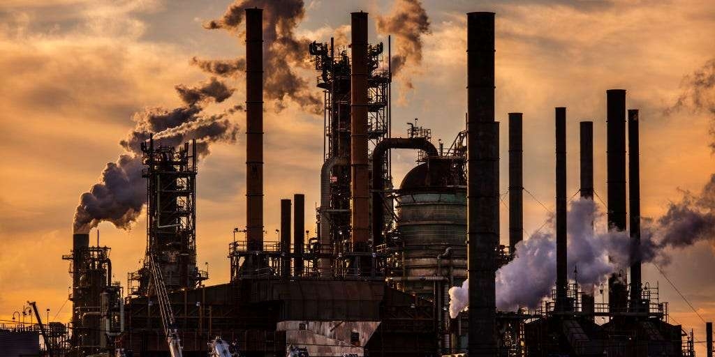 天然氣價格年漲十倍,各地煉鋼廠等重工業傳倒閉。