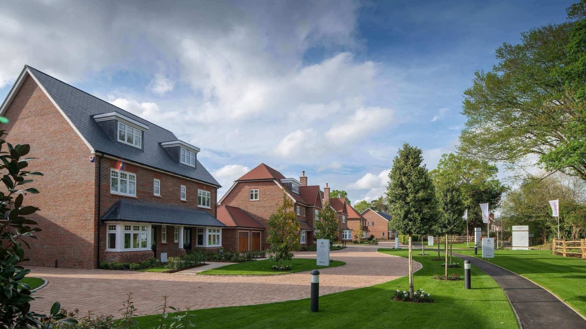 不少業主轉為開設公司持有出租物業,雖然承造按揭的息口會較高,但卻可以繼續享受利息免稅的優惠。