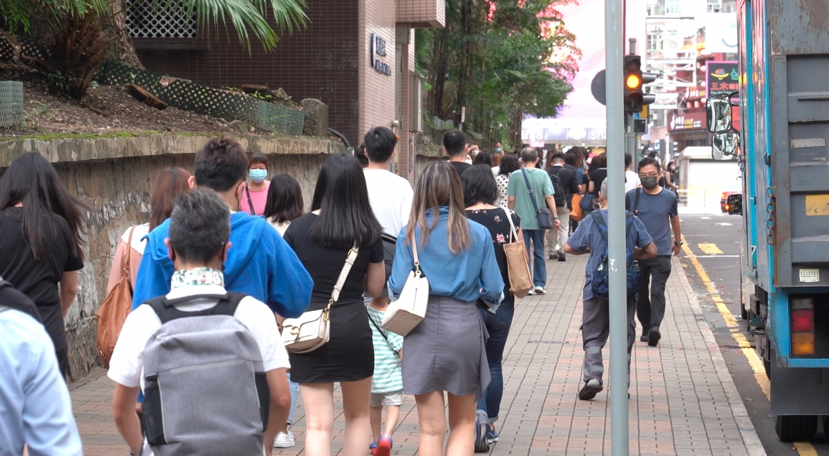 過去3年,香港持續錄得人口減少,經機場離港的淨移出數目已突破40萬人。