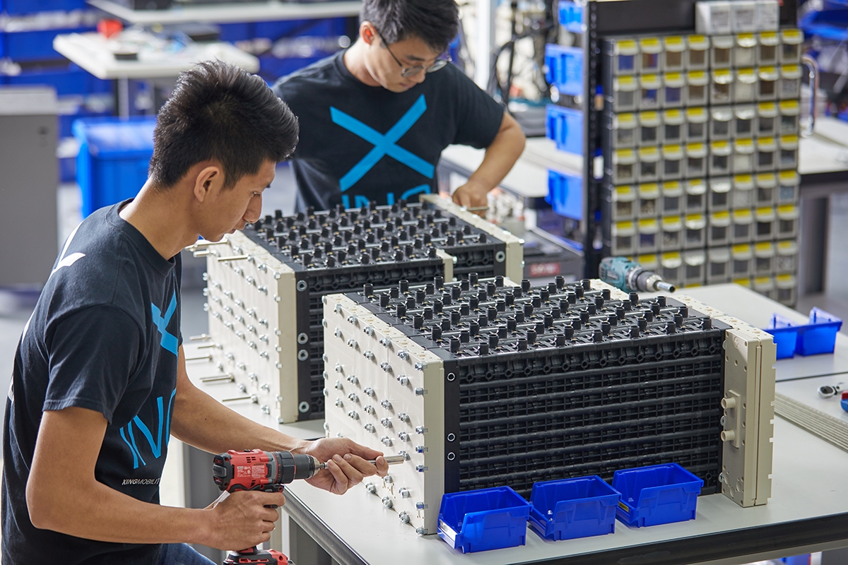 為了理解商用車的電池使用情境，行競花了四年和客戶密切合作、共同開發。