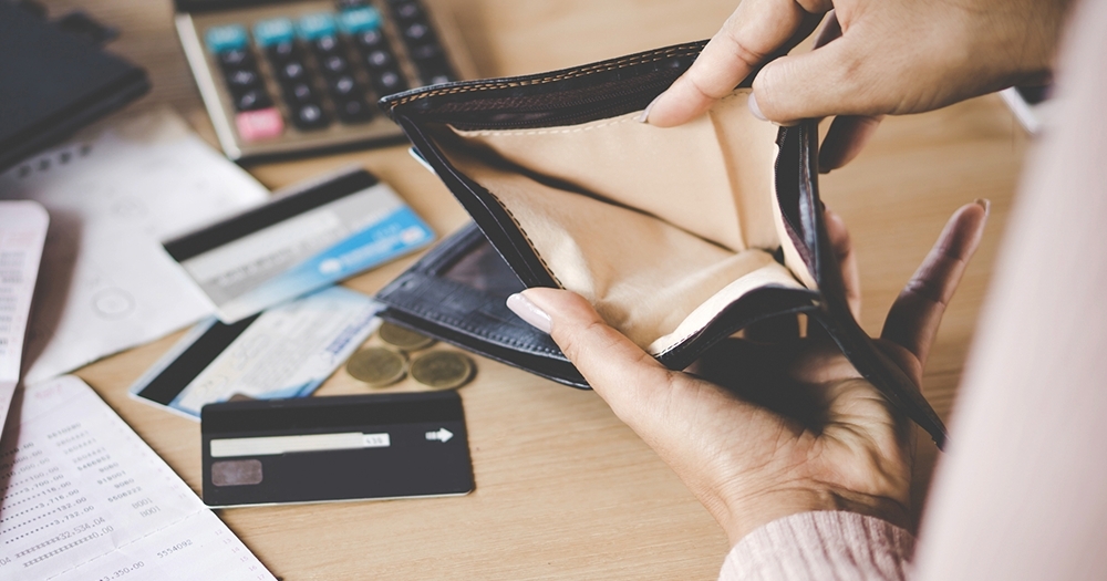 理財不善易變月光族致陷債務危機。