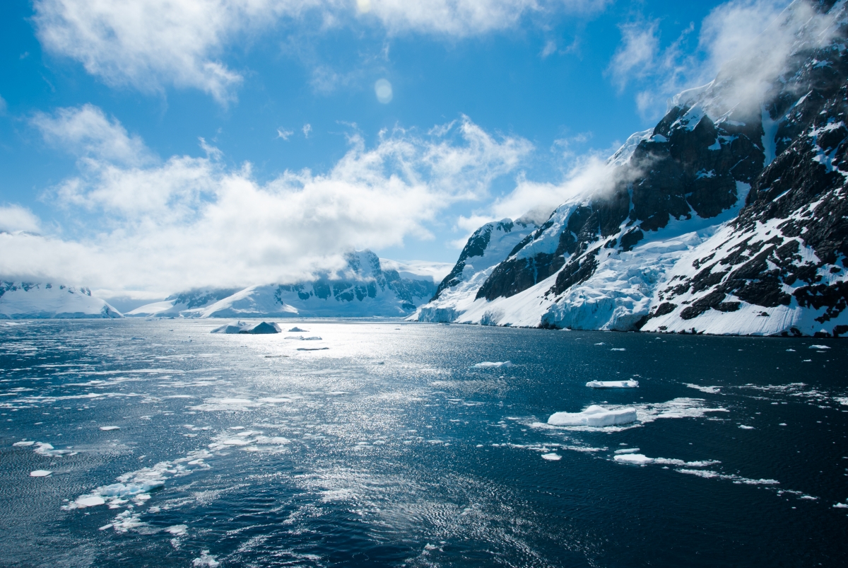 南極的臭氧層漏洞嚴重，要等到2066年才得以恢復。
