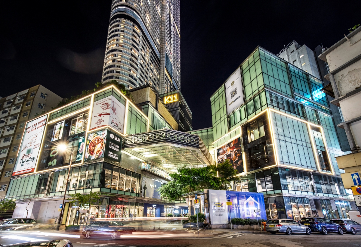 跨界別夥伴及租戶策略性合作亦是K11 Art Mall提升人流的成功之道！利用大數據系統，持續向會員發放切合其喜好的最新活動內容及產品資訊，以增加會員忠誠度，讓K11 Art Mall成為「Z世代」的潮流熱點。