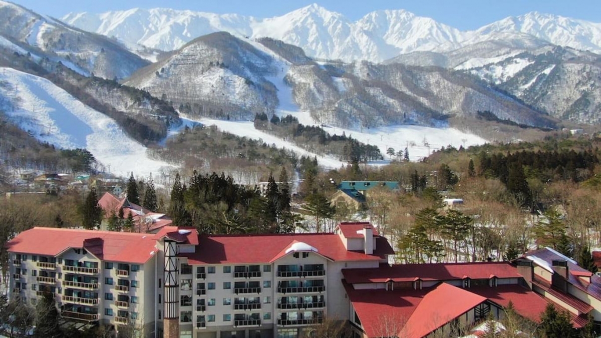 換言之整年只有三個月是旺季，其餘九個月都是淡季。