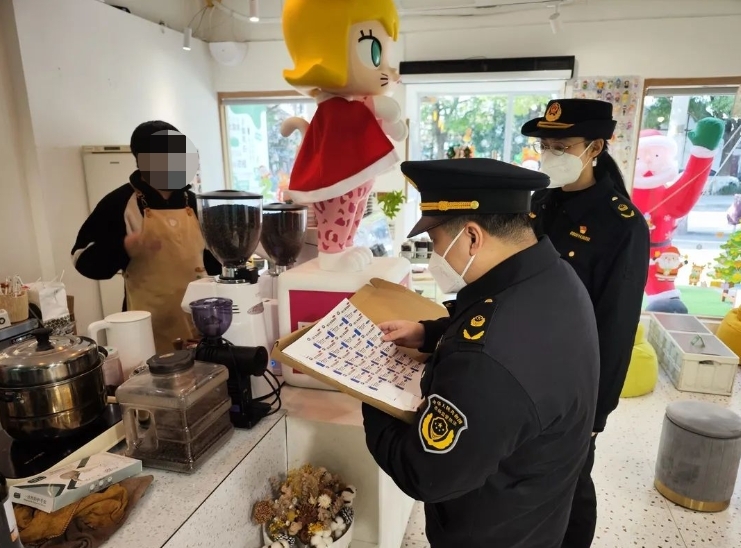 目前,青浦區市場監管局已對該咖啡店涉嫌不正當競爭行為依法立案調查。