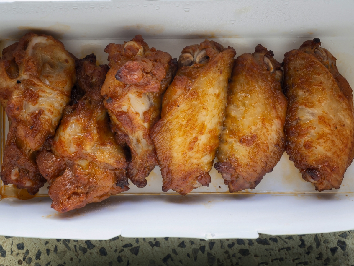 全美在這周末吃掉14.5億隻鷄翼,相比去年多出了8400萬隻。