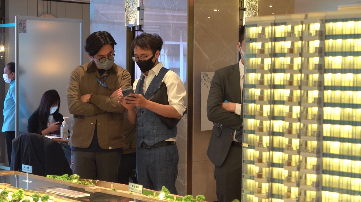 財政預算案出爐,從價印花稅(第二標準稅率)稅階調低,助首置人士上車。樓價400萬的物業,在新制下的印花稅可節省3萬元。