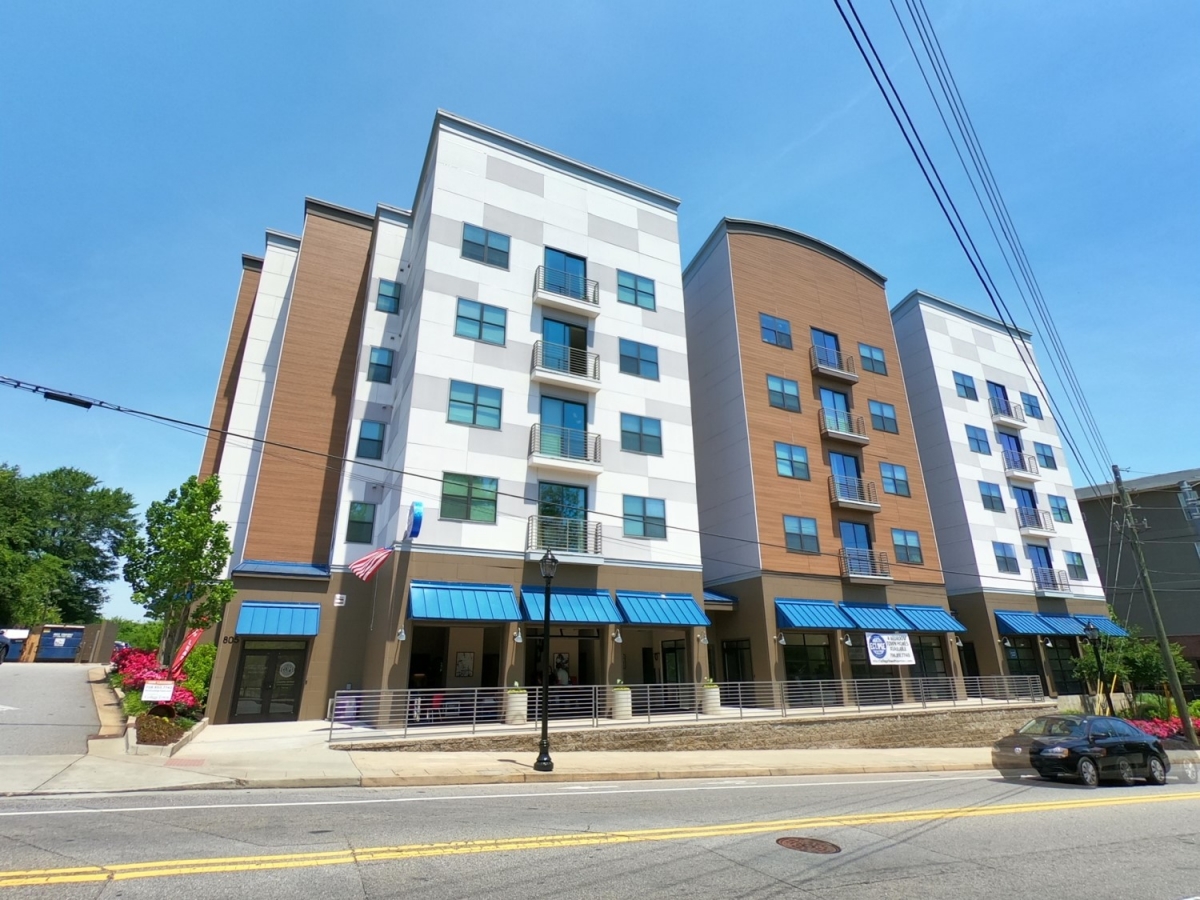 中原在2019年斥資3030萬美元(約2.37億港元)分別在位於德州大學聖安東尼分校(The University of Texas at San Antonio),以及喬治亞大學(University of Georgia)附近,各收購一棟公寓並花逾百萬美元重新修葺作出租用途。