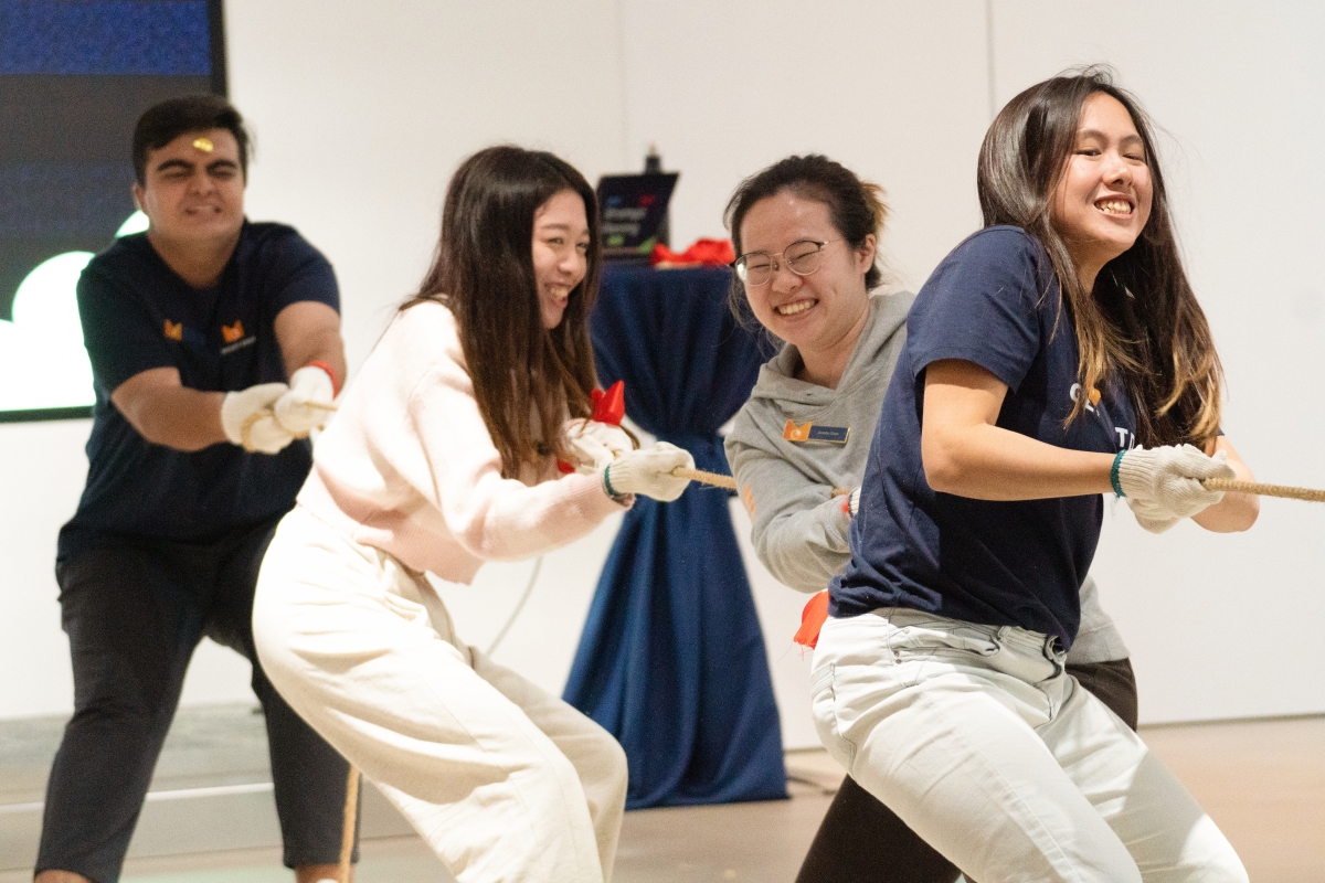 半天的遊戲中,雙方不但組成了團隊競賽,亦加深對彼此了解。