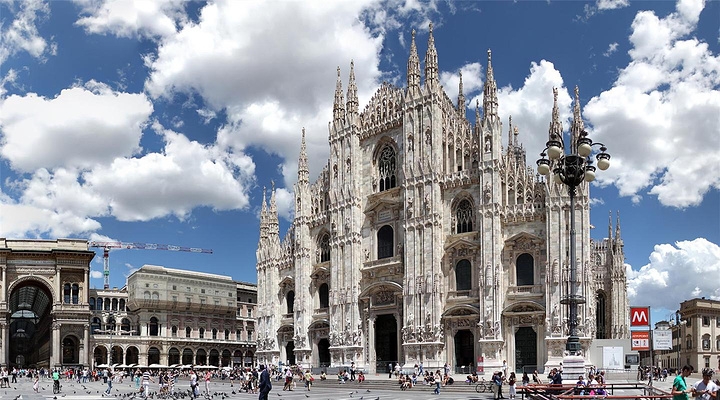 義大利、希臘、葡萄牙、愛爾蘭和西班牙等歐元區國家在2010年代初經歷了歐債危機,並且在該危機後仍然面臨著債務壓力。