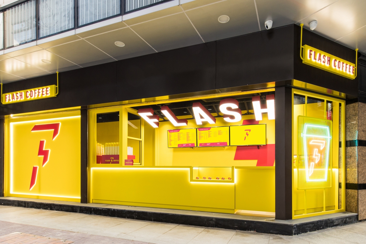 「Flash Coffee」在2021年登陸香港，現時有17間分店。