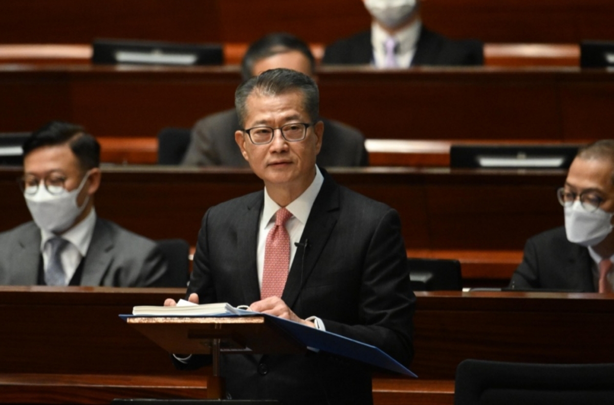 香港政府亦正大力推動發展Web3，財政司司長陳茂波在剛發表的《財政預算案》中表示，港府已於今年年初在數碼港成立Web3基地，更將撥款五千萬港幣加速推動 Web3 生態圈的發展。