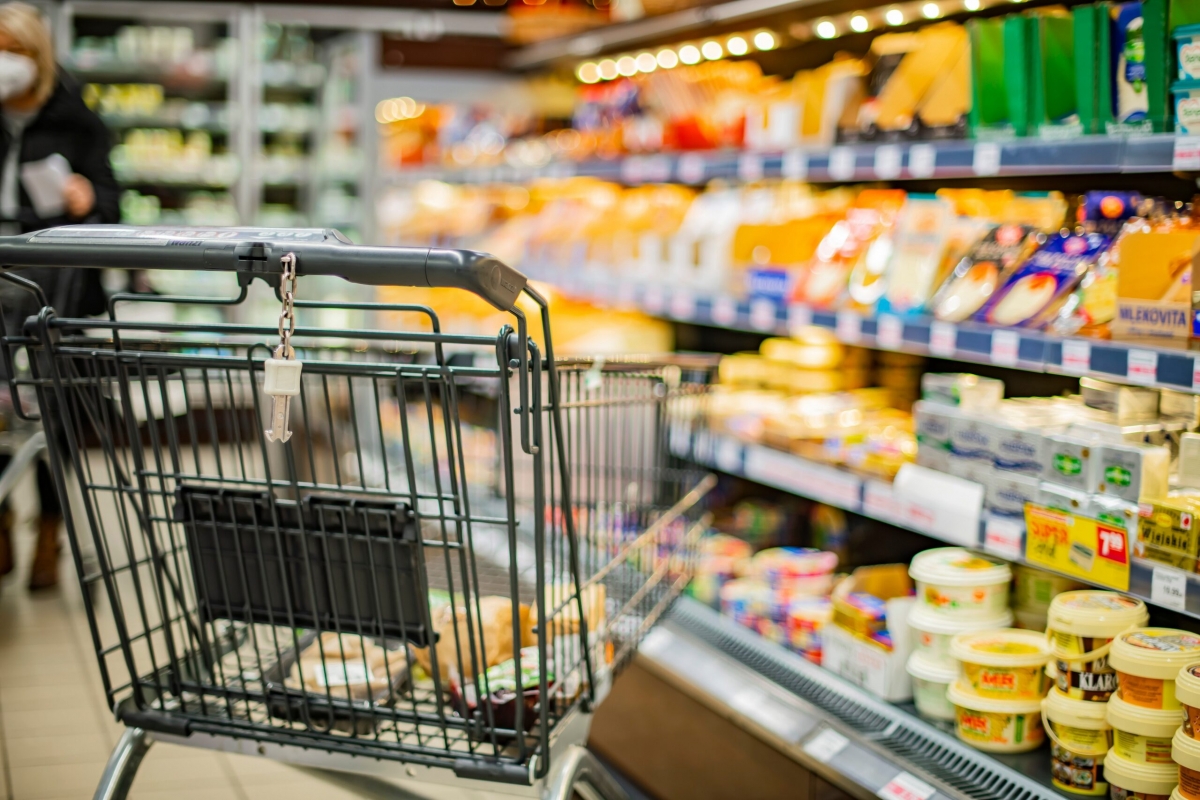 英國食品通脹至史上新高17.1%,民眾每年的購物費用將增加7689港元。