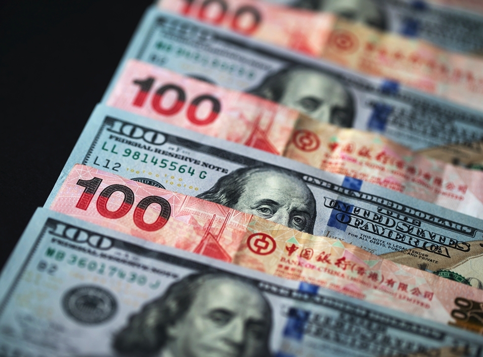 香港銀行體系結餘若再大跌,香港為保聯滙恐大幅加息。