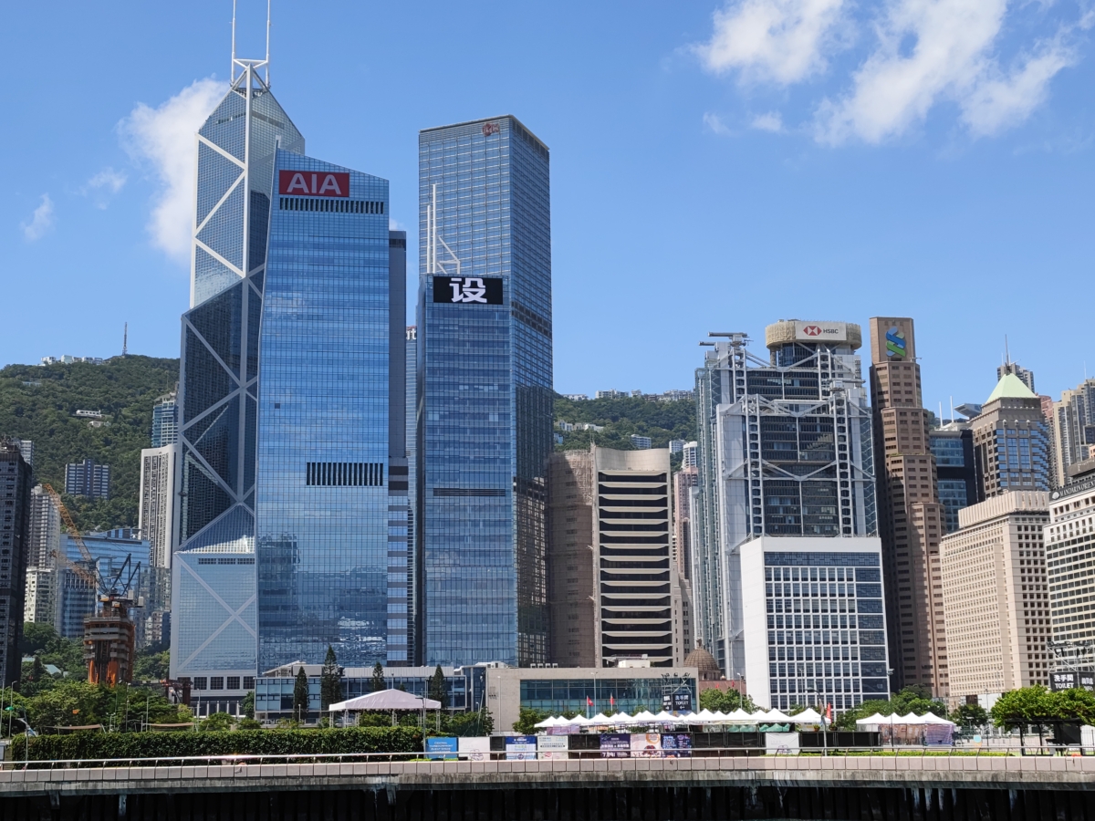 香港銀行總存款現約達15.3萬億元，對比10年前水平增幅達82%，本港吸資能力實屬理想。