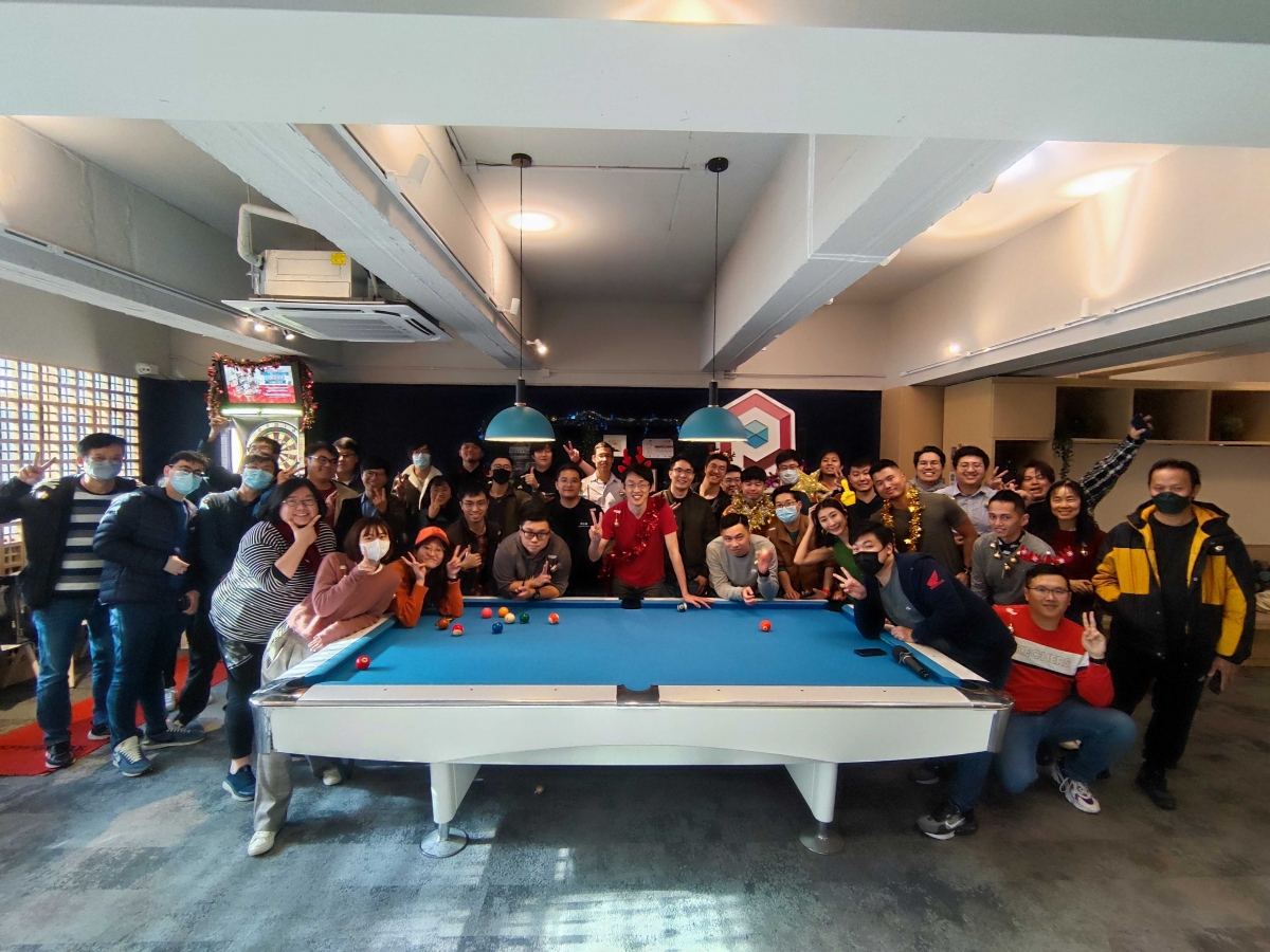 正當Terence一籌莫展之際,公司在參加科學園的求職博覽時收到超過200個求職申請,當時雖然沒有任何生意,但他毅然決定把公司的人手加倍。