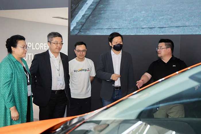 小米創辦人雷軍今現身上海車展。