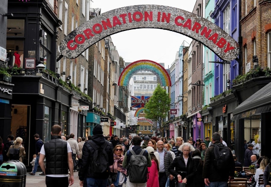 英王查理斯三世的加冕禮預計將吸引25萬名外國遊客到訪倫敦,帶來逾14億英鎊(約137億港元)的經濟效益。