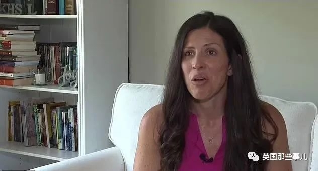 被解僱的前員工Jennifer透露,Lululemon嚴禁員工阻止搶劫,只需在事後掃碼提交内部報告即可,甚至不用報警。