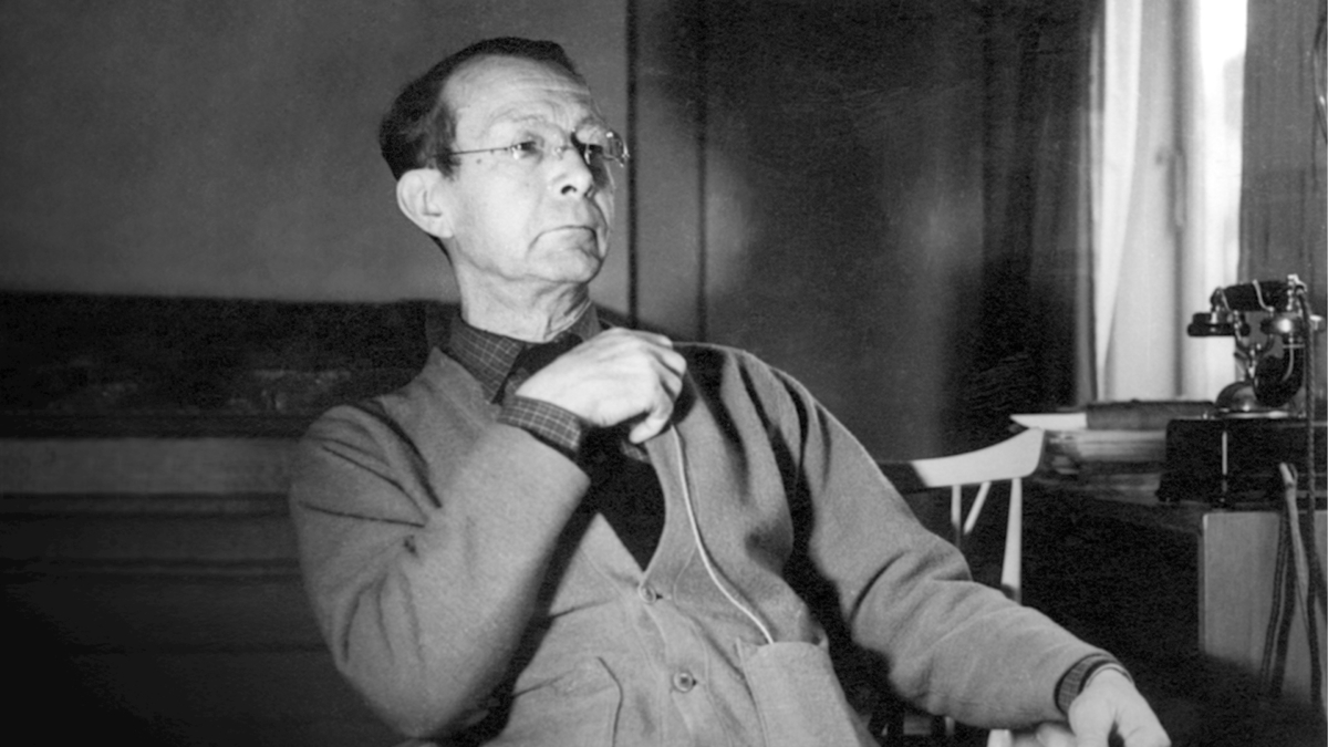 該皮椅為丹麥知名設計師漢寧森(Frits Henningsen)於1935年設計的作品。