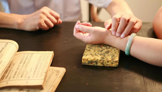 有女讀者不懂中醫,仍想「博一博」繼承母親的中醫館。