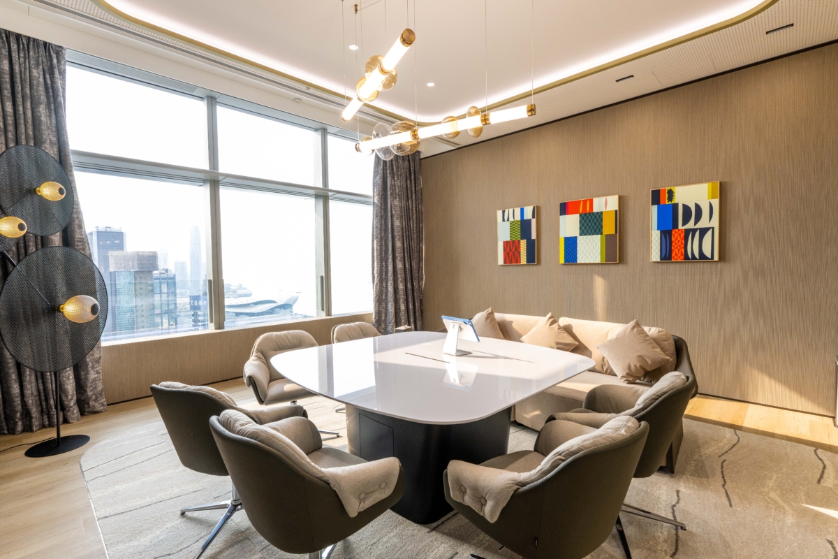 「友邦峻宇財富管理中心」能為客戶提供多個專業範疇服務