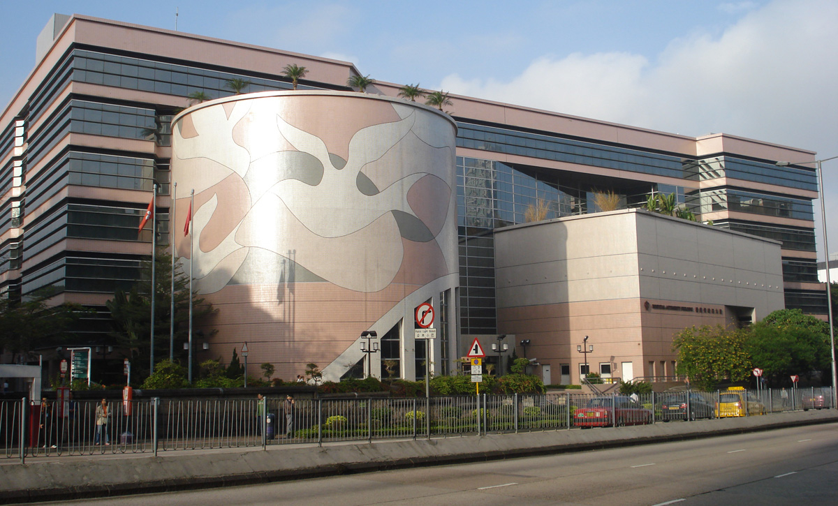 醫管局員工置業貸款計劃的亮點是息率優惠及高成數按揭配套，幫助員工上車置業又或轉按慳息。