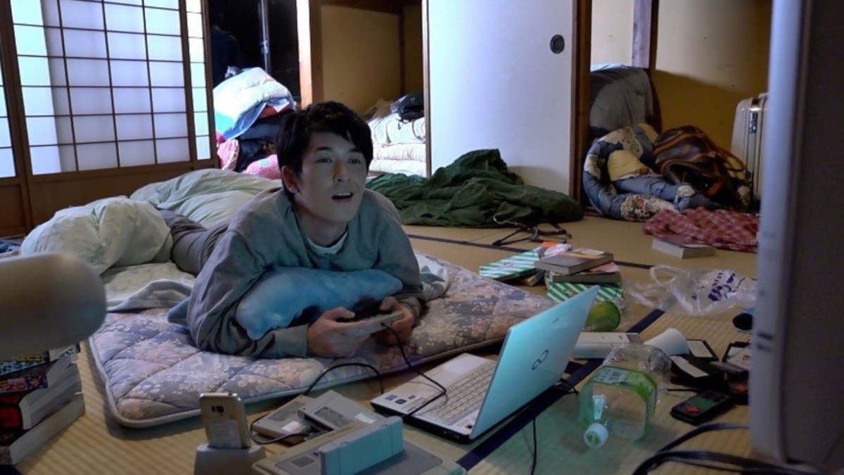 報道稱全職兒女實際上與啃老不同,且與全職家庭主婦類似,都是為家庭付出。