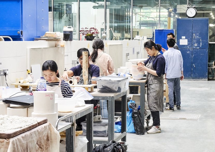 藝術類院校對國際生學費的依賴性更重，國際學費收入佔比最高可達54%。