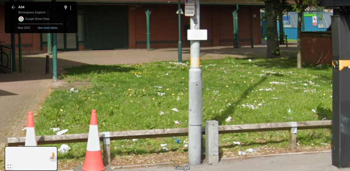 當地部分無公德心居民經常隨處扔垃圾。