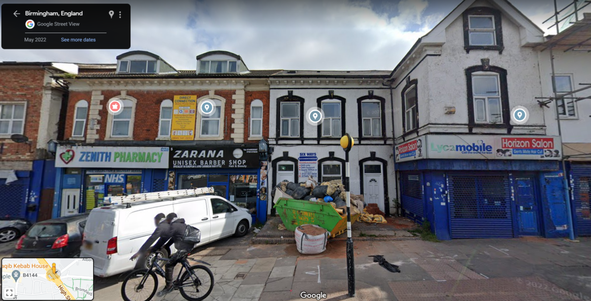 Google地圖上顯示,小鎮垃圾桶的垃圾滿溢,似乎已長久沒有環衛人員前往清除垃圾。