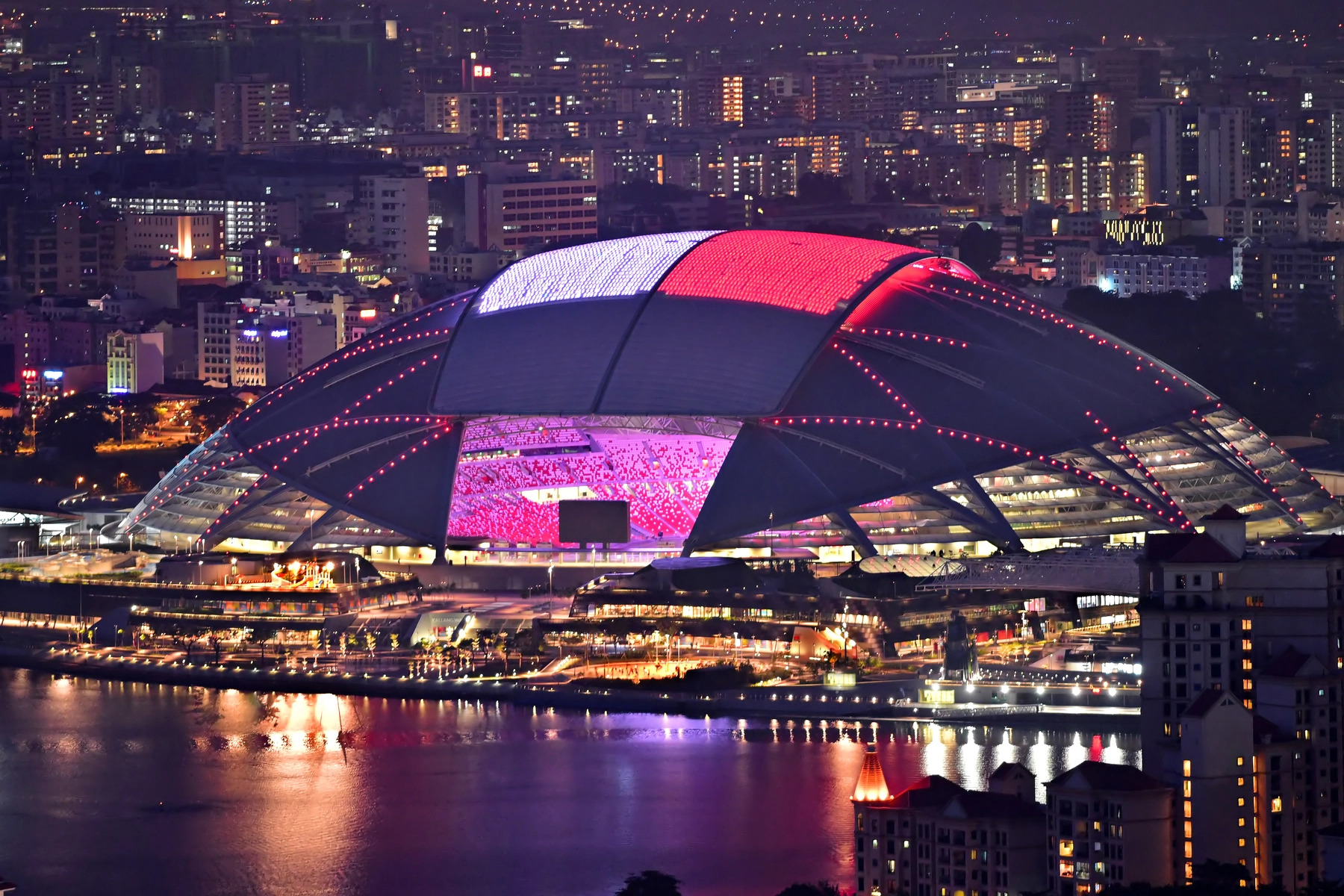 新加坡酒店及機票搜索量因Taylor Swift、ColdPlay等國際巨星前往開演唱會而激增,房價與機票價亦隨之攀升。