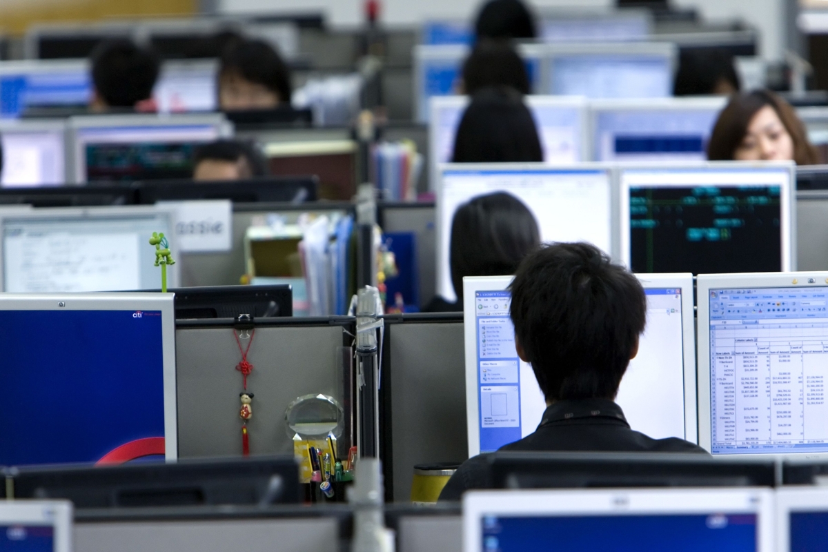 網民分析指出，中西方工作文化的不同，演變出兩地飲食習慣上的差異。