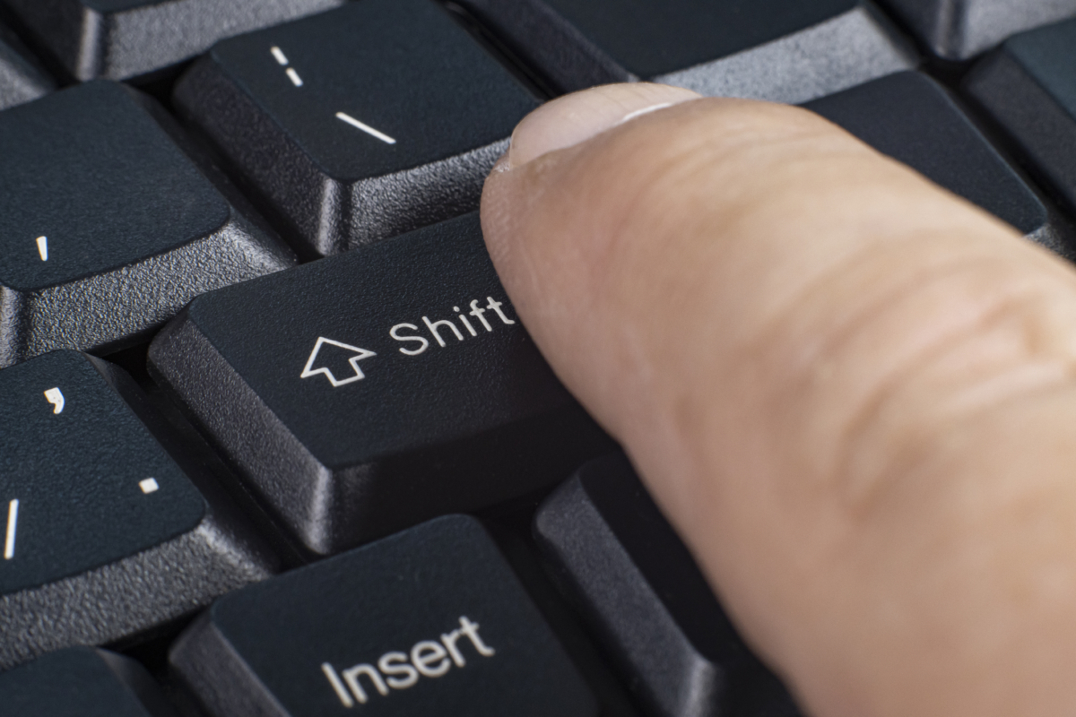 使用「Shift」鍵來輸入大小寫字母、數字以及符號的密碼,很難被AI識別,因為鬆開「Shift」鍵的聲響較難被偵測。