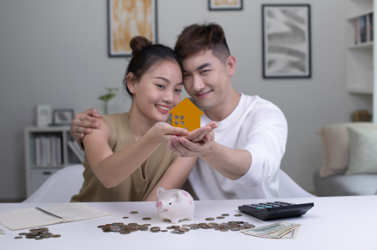 若想短期內置業,先行增加每月薪金收入及儲蓄,比心急買股票賺錢更重要。