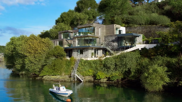 當地房地產經紀人估計,該豪宅在旺季時每周的最高出租房價可達1.4萬英鎊(約13.9萬港元)。