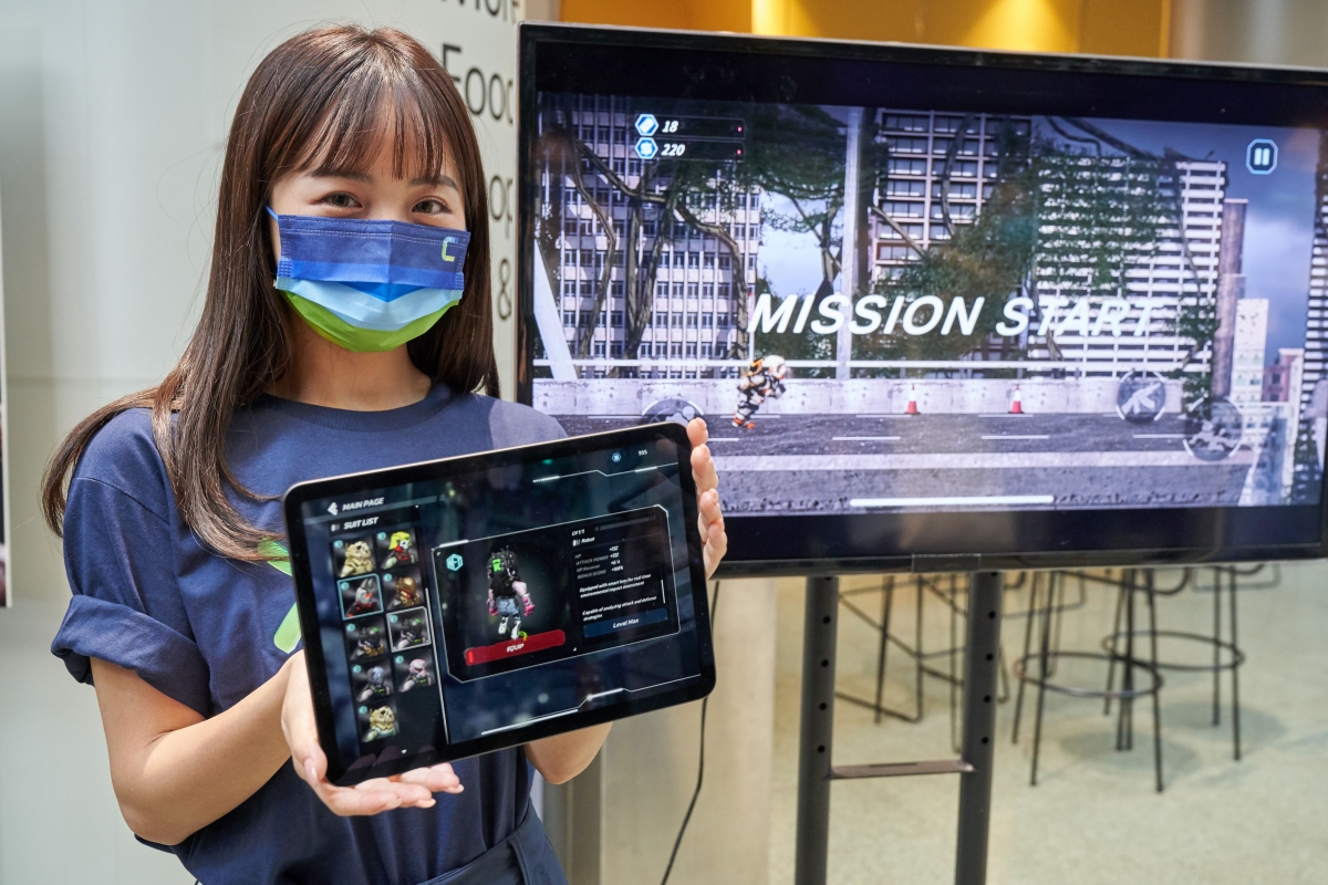 以港產科技電影《明日戰記》為題的AR遊戲及NFT,讓大家一睹電影中的各套戰衣。