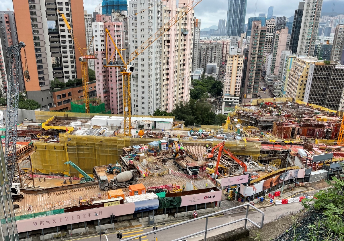 「瑜一」為何文田站上蓋首個推售之物業，以兩房及三房戶型為主。第IA期現正待批預售樓花同意書，預計獲批後即正式推出市場。