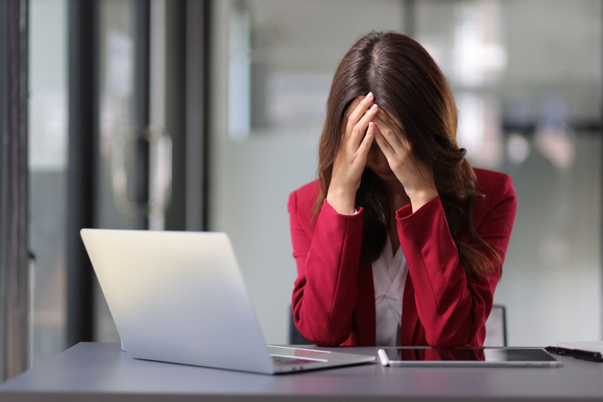 美股升不停,港股跌不休,持港股散戶應否換馬煞費思量。