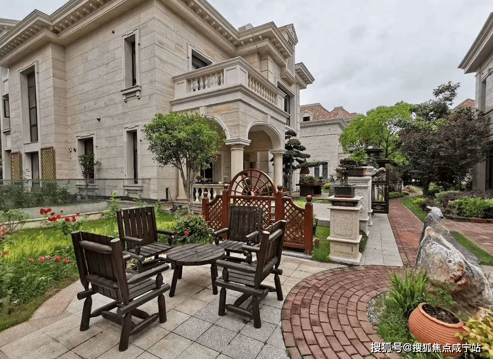 女子與丈夫行騙3年後，在上海寶山買下一棟別墅。