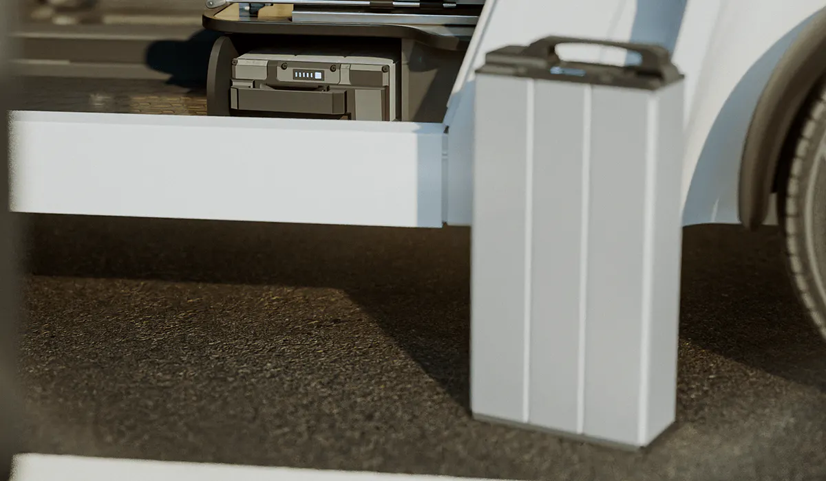 其可拆卸電池最多可續航100公里，除附贈備用電池外，沒電了的電池也可通過普通插座充電，非常方便。