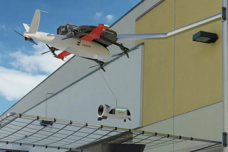 Zipline最近已進化成配備有恍如「吊籃」的小型機器人的自動導航無人機,號稱能在10分鐘内完成16公里内的運輸,並藉著用吊籃「交貨」至地面收件人家中。