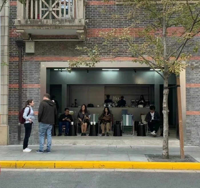 當地監管局表示會派人前往相關店面了解詳情。
