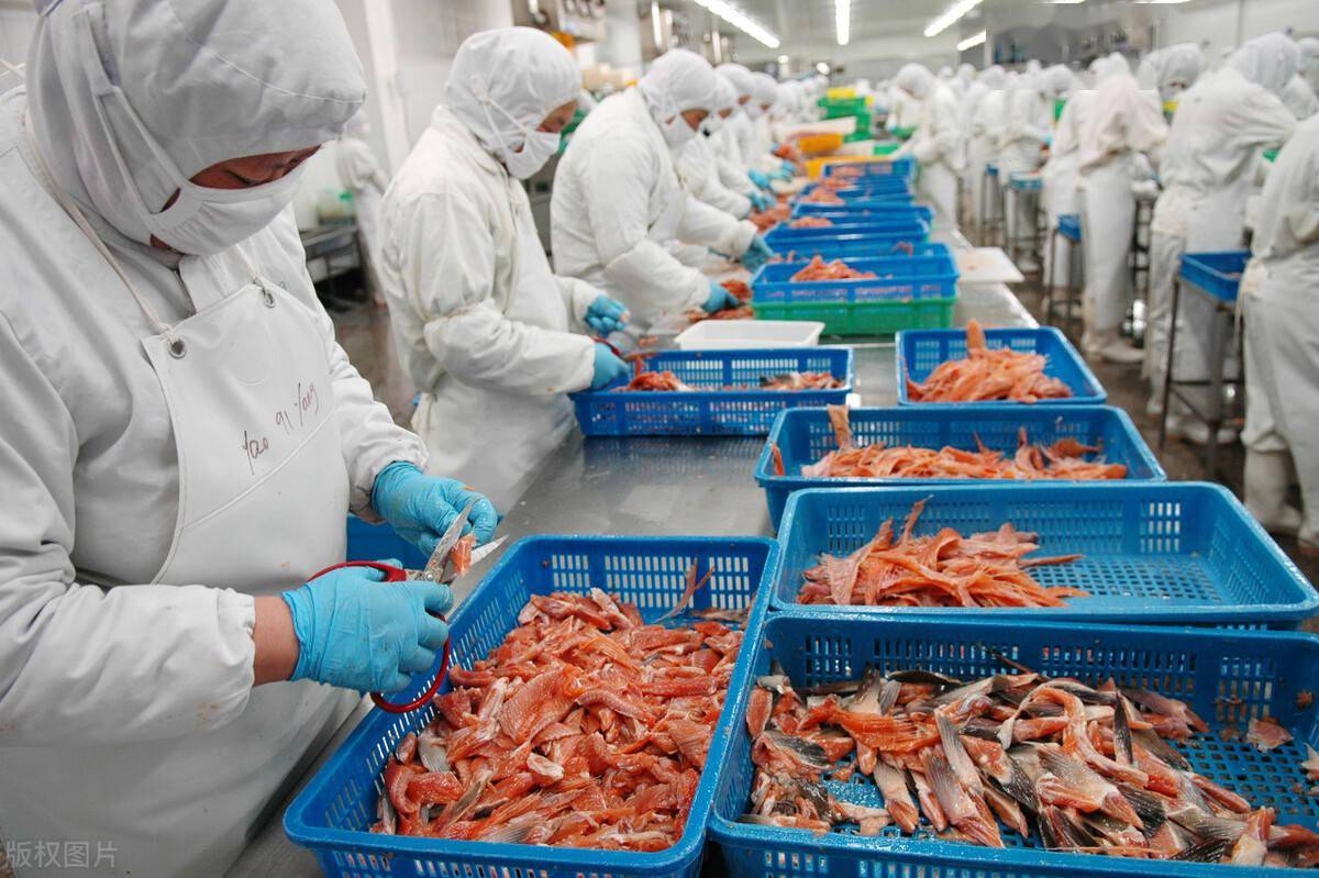 該公司可能將主推自今年開始在内地流行起來的預製菜商品。數據顯示，去年中國預製菜市場規模已達到4,196億元，到2026年將突破1萬億。