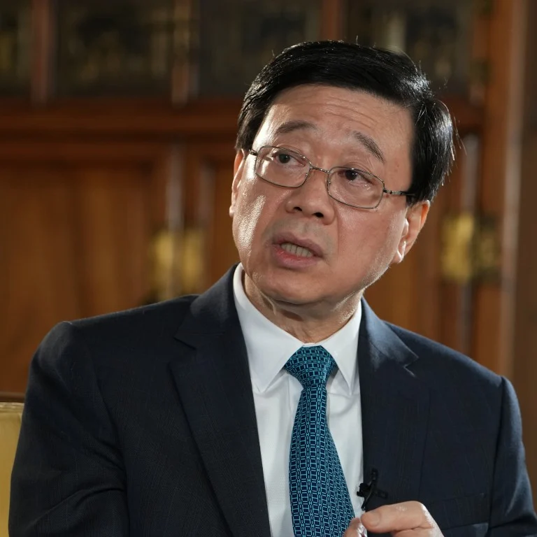 對於投票率的看法,李家超指「沒有最好只有更好」,希望所有市民都履行責任。