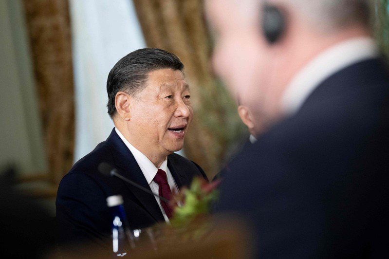 習近平表示,「大國競爭不是這個時代的底色,想改變對方是不切實際的,這個地球容得下中美兩國」,堅信中美關係前景光明。