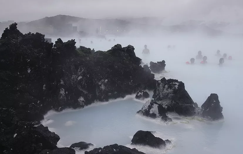 距離格林達維克鎮約7公里外的著名景點藍湖溫泉(Blue Lagoon)已被關閉。