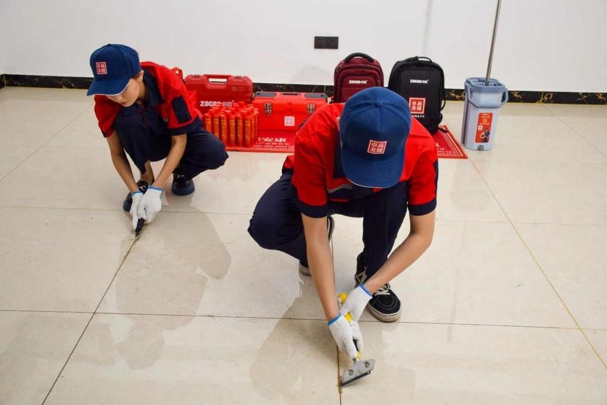 「美縫」行業業内人士表示,2018年行業競爭少,生意好時可月入3、4萬元薪酬。