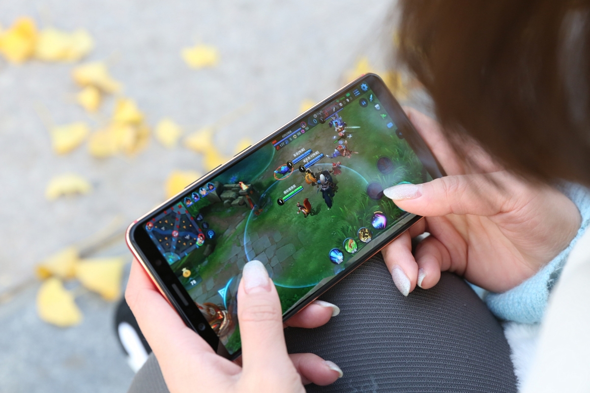 內地擬重手監管網絡遊戲課金問題,騰訊股價前景堪憂。