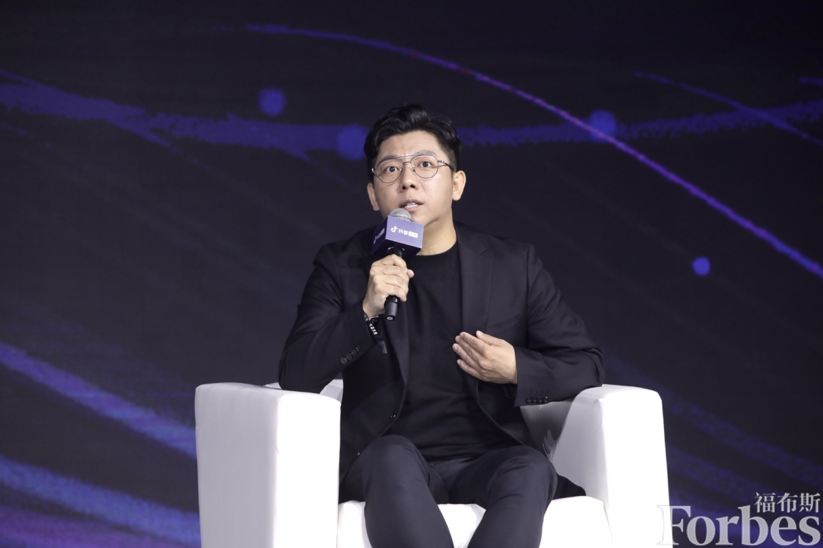 胡海泉去年共3次被曝股權遭凍結,累積金額245萬元人民幣。